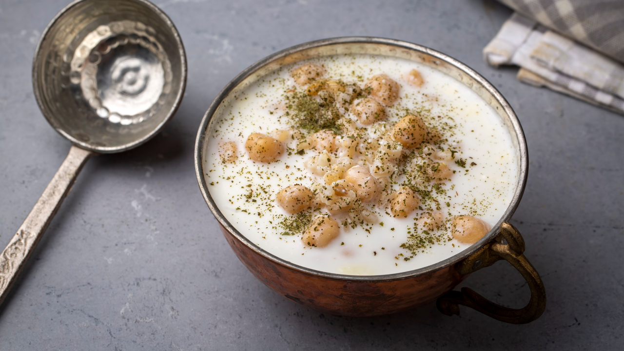 Sıcaklarda İç Ferahlatan Soğuk Ayran Aşı Çorbası Tarifi