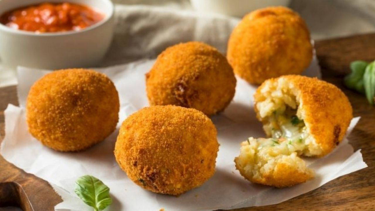 Sicilya'nın Altın Topları: Arancini Tarifi ve Hikayesi