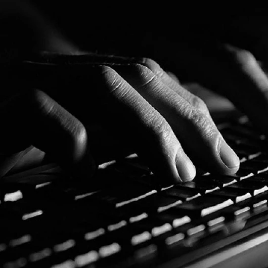 Şiddet Ekrandan Giriyor: Okullarda Telefon Yasağı ve Yeni Arayışlar