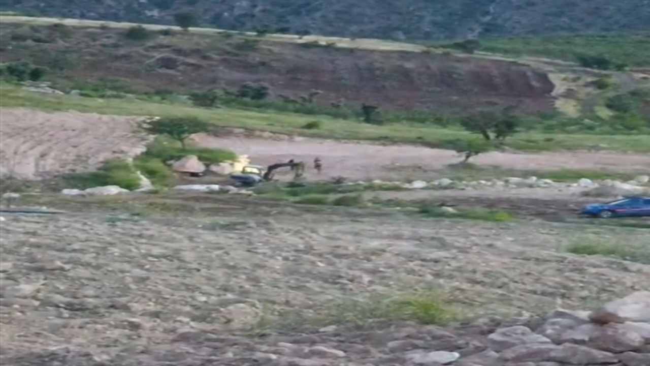 Siirt'te 3 yaşındaki çocuk baba kepçesinin altında can verdi