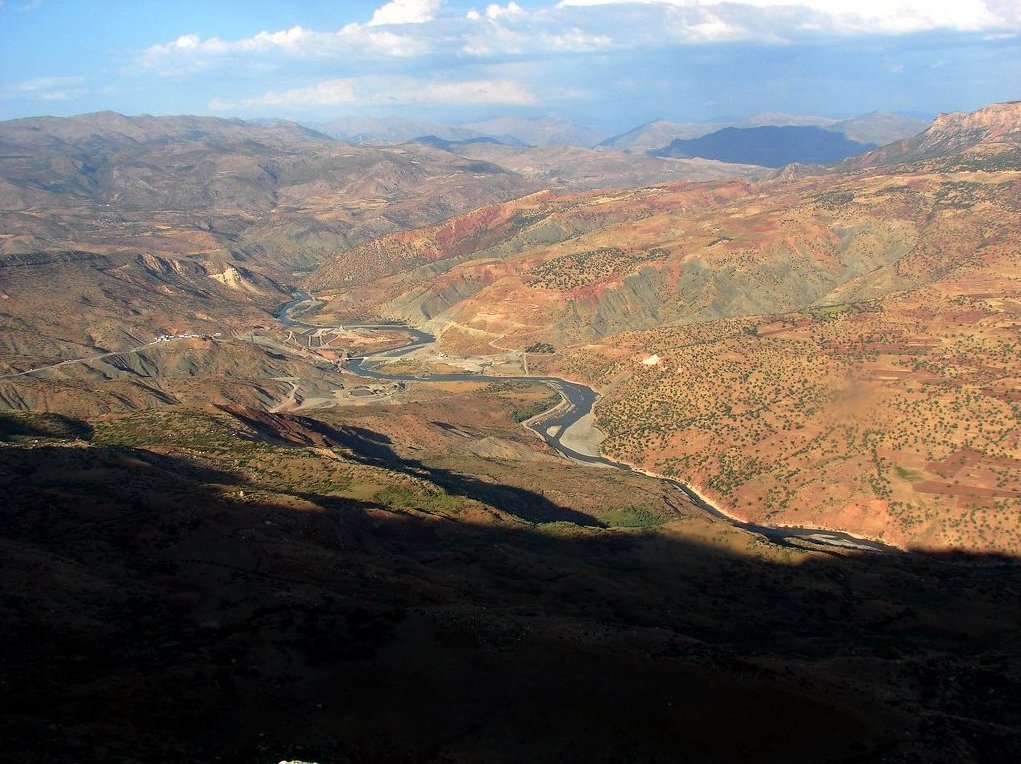 Siirt'te Çifte Acı: Oğlunu Kurtarmak İsterken Baba da Hayatını Kaybetti