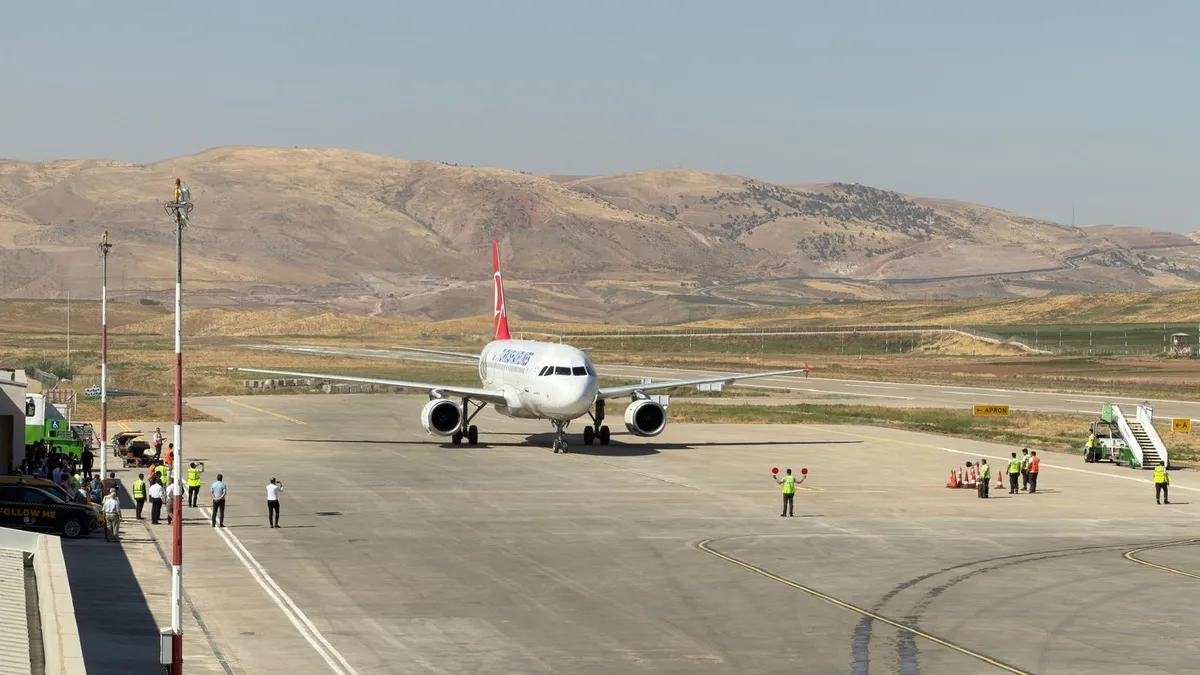 Siirt Havalimanı Yeniden Uçuşlara Açıldı: İlk Uçuş İstanbul'dan