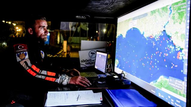 Silivri Açıklarında Gemi Battı: Arama Kurtarma Sürüyor