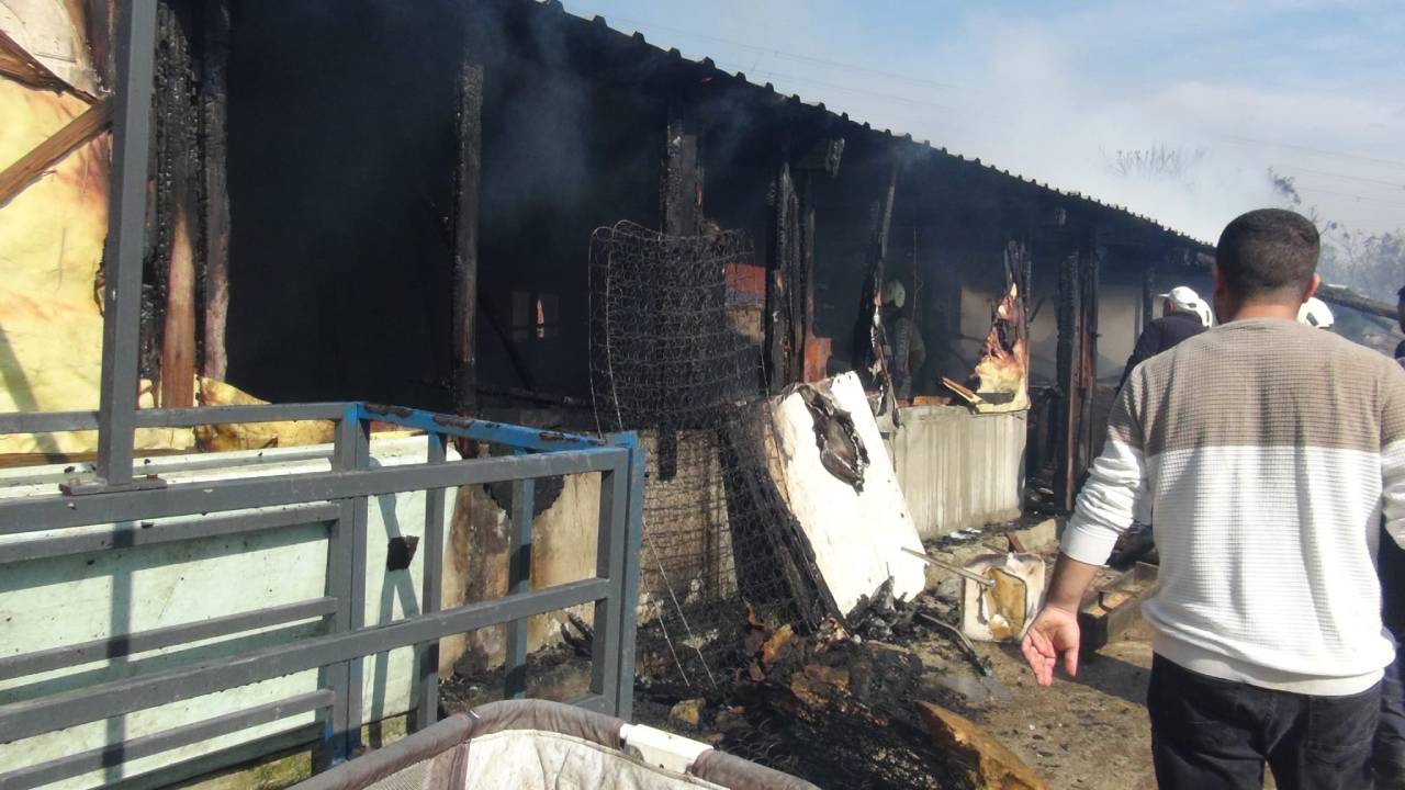 Silivri'de Ahır Yangını: Hayvanları Ölen Besici ve Eşi Hastanede