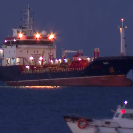 Silivri'de batan gemi için arama kurtarma gece boyunca sürdü