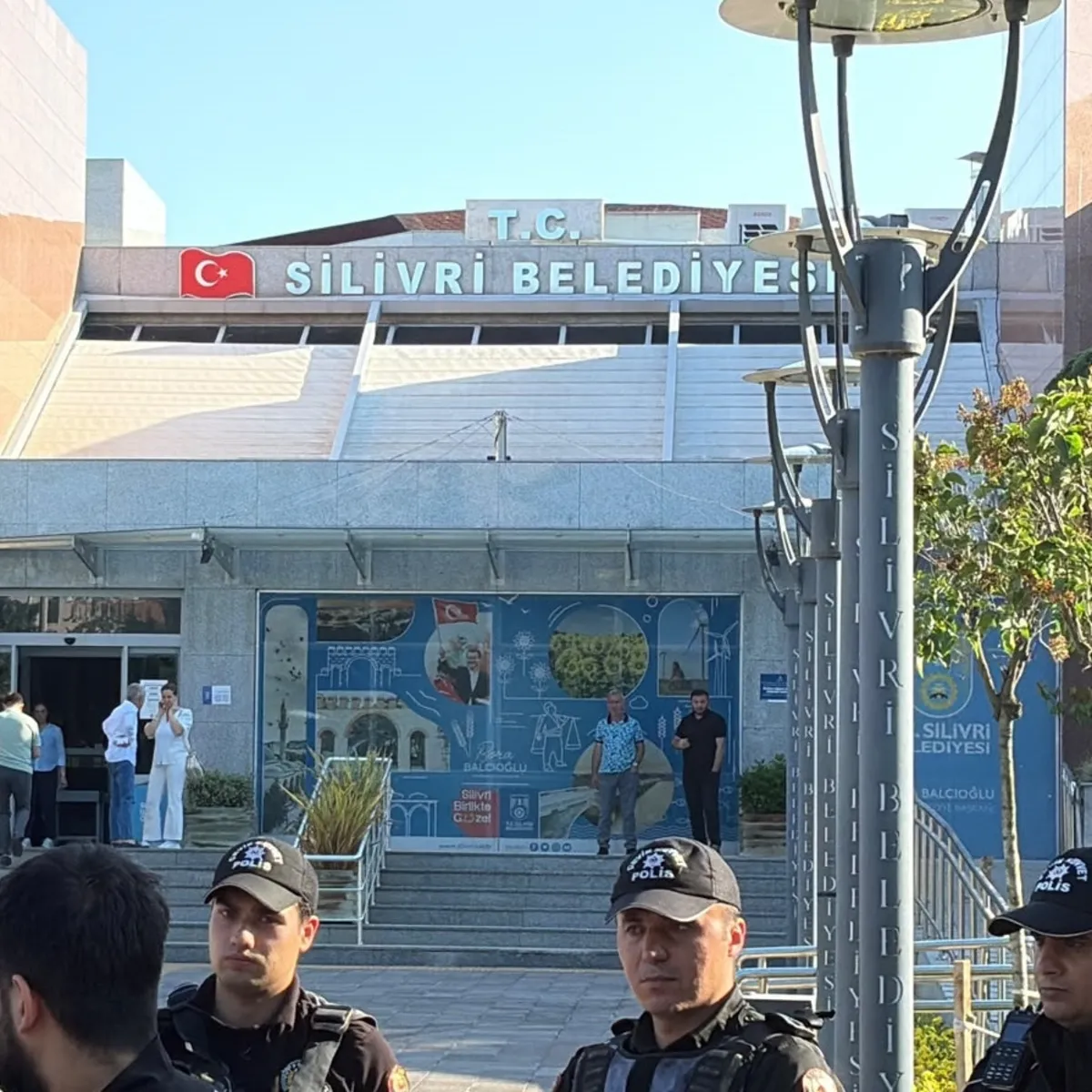 Silivri Belediyesi yolsuzluk soruşturmasında 17 şüpheli adliyede