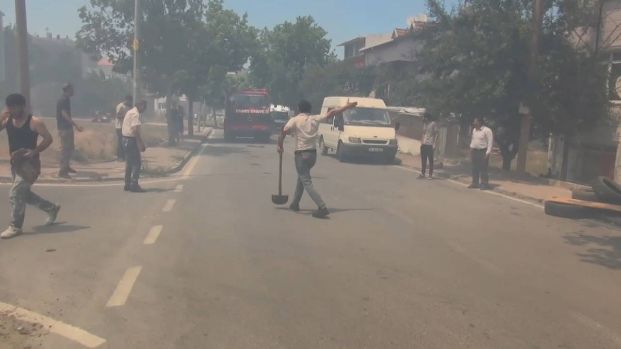 Silivri'de itfaiye aracına kürekli saldırı: Gözaltı var