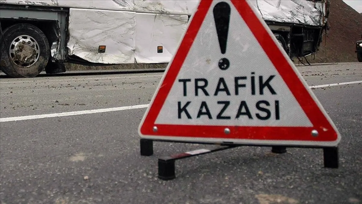 Silivri'de servis minibüsü kazası: 2 kişi hayatını kaybetti
