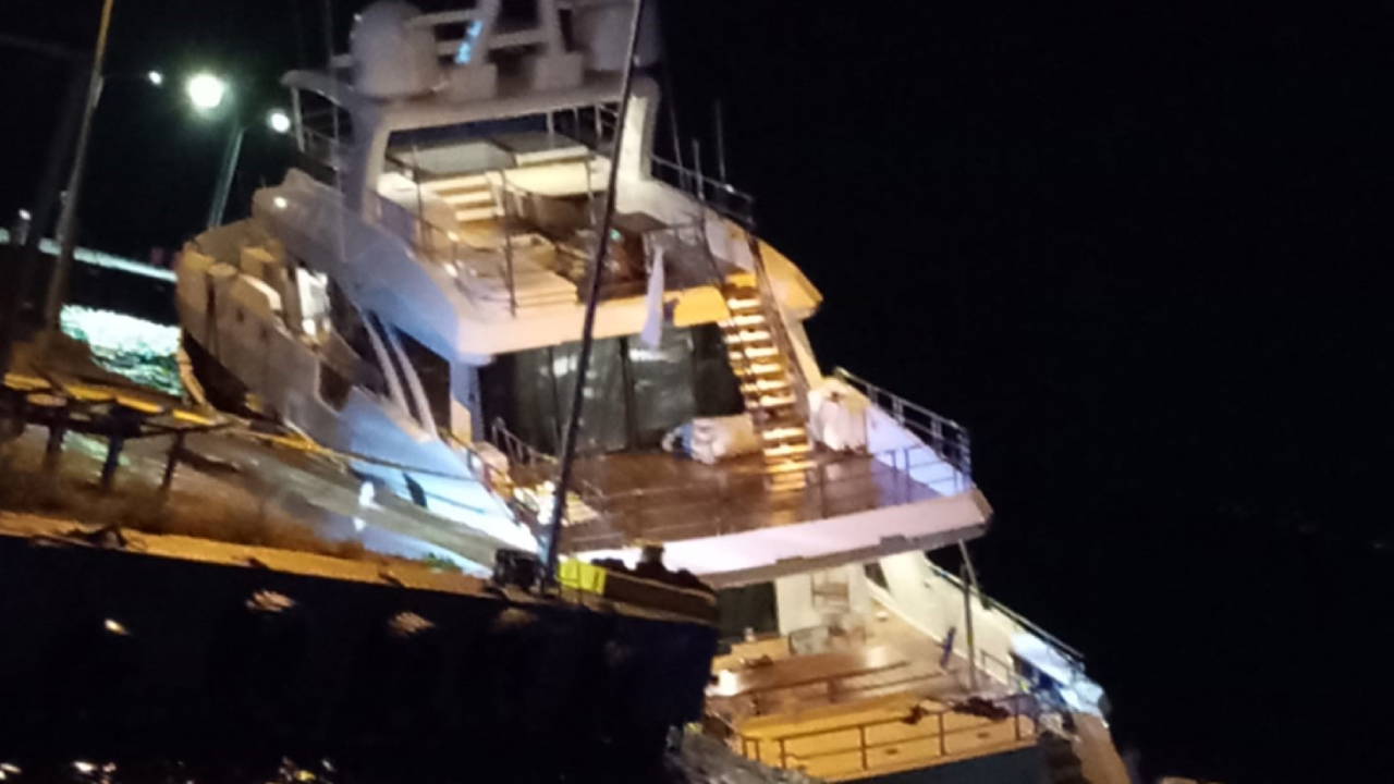 Sinop'ta lüks yat yan yattı: 6 mürettebat kurtarıldı