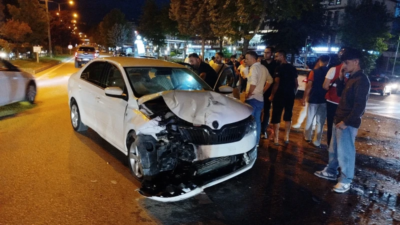 Sinop'ta otomobiller çarpıştı: 5 yaralı