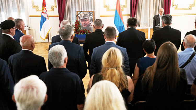 Sırbistan'dan 'Bosna Kasabı' Mladiç'e Askeri Cenaze Töreni