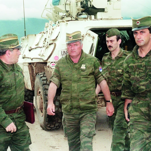 Sırbistan'dan 'Bosna Kasabı'na Devlet Töreni: Uluslararası Tepki Çığ Gibi