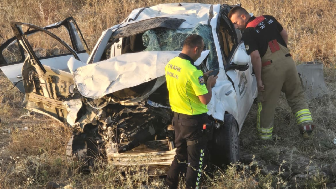 Şırnak'ta otomobil tarlaya uçtu: 1 ölü, 2 yaralı