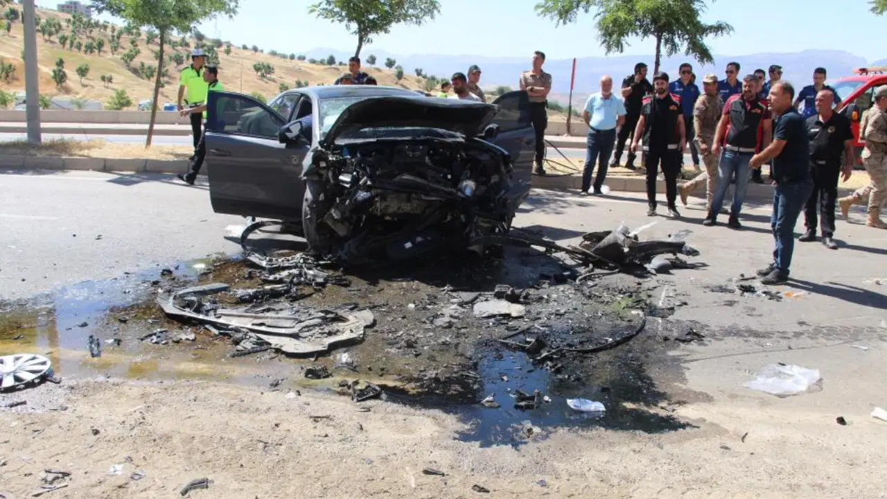 Şırnak'ta feci kaza: Öğretmen hayatını kaybetti, 3 yaralı