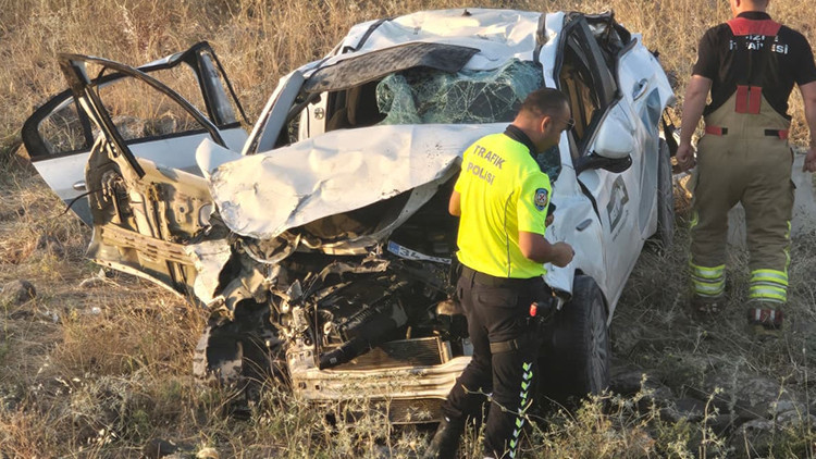 Şırnak'ta otomobil tarlaya uçtu: 1 ölü, 2 yaralı