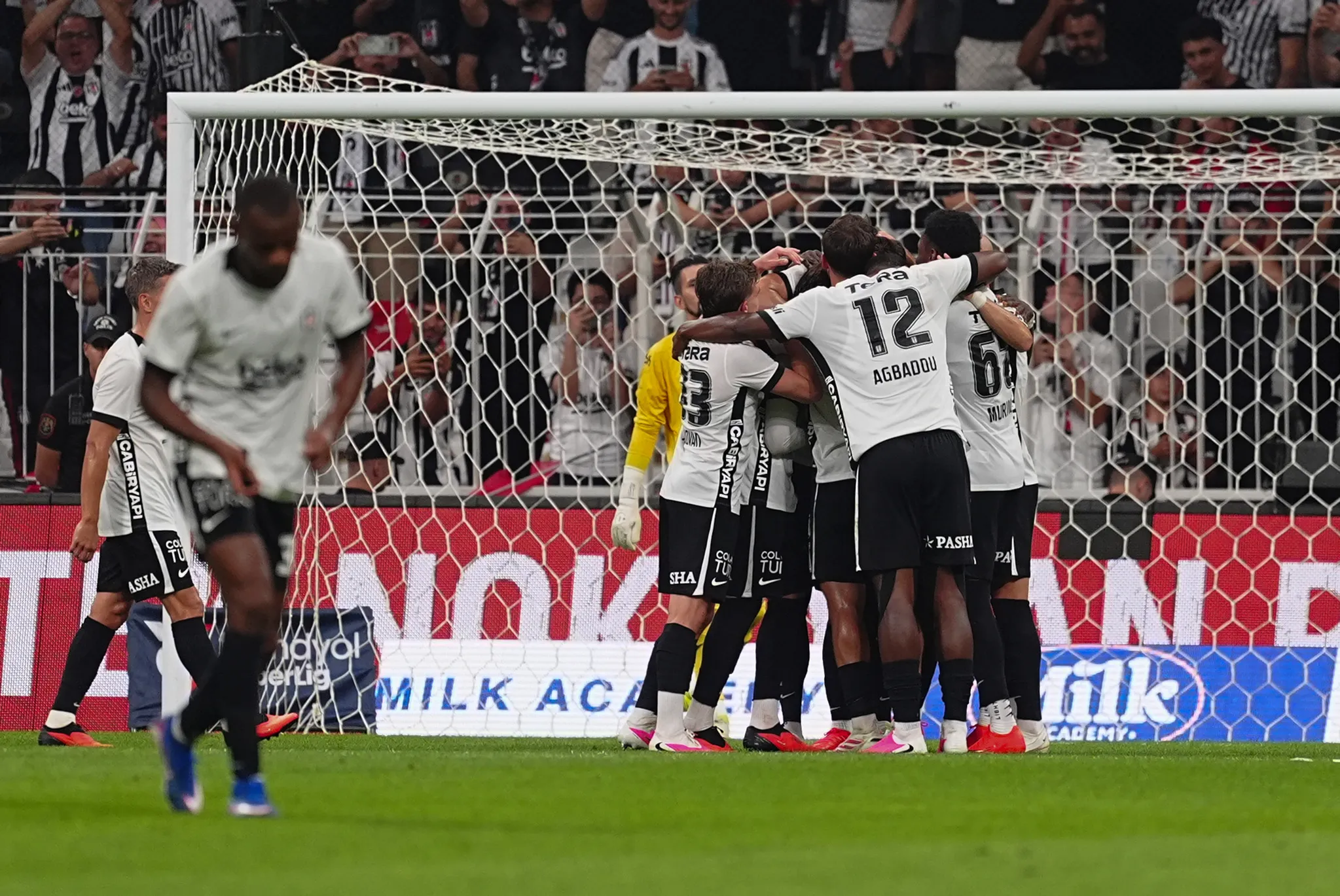 Sırp yıldız Kartal'ı uçurdu: Beşiktaş 6-2 Çorum FK