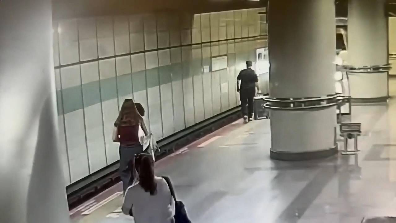 Şişli'de Görme Engelli Enes Metro Raylarına Düştü