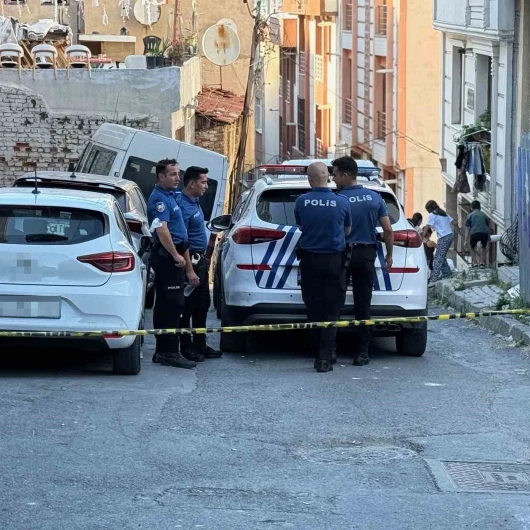 Şişli'de Kötü Koku Üzerine Gidilen Evde 25 Yaşındaki Genç Ölü Bulundu