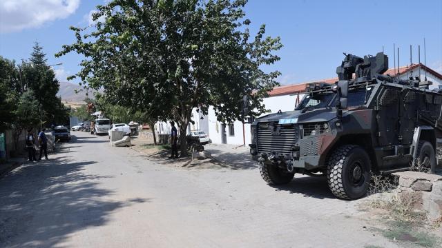 Sivas Divriği'nde 11 Aylık Büşra Bebek Kayıp: Arama Çalışmaları Sürüyor