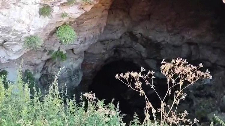 Sivas'ın İmranlı ilçesinde 400 metrelik dev doğal mağara turizme kazandırılmayı bekliyor