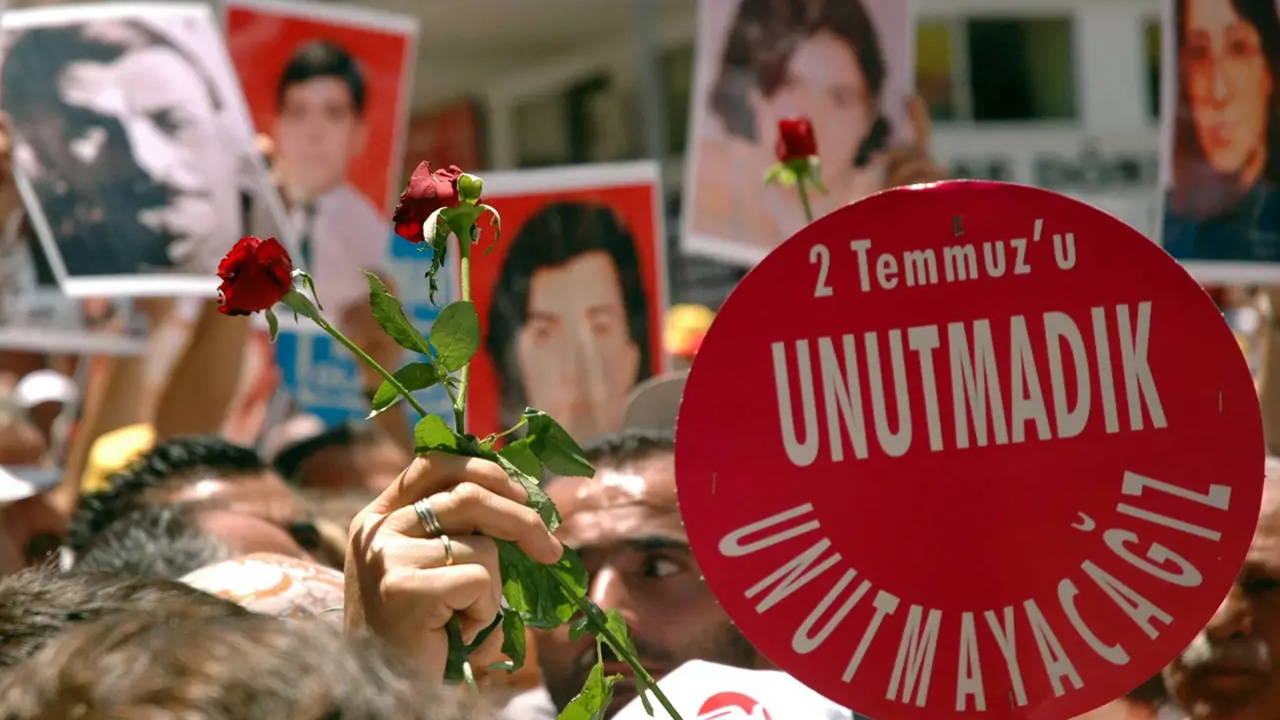 Sivas Katliamı mağduru aileler AYM kararına tepkili: 'Siyasi tercih