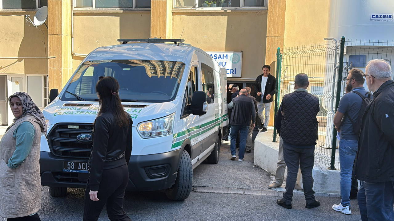 Sivas'ta Kene Isırması Sonucu KKKA Tedavisi Gören Çiftçi Öldü