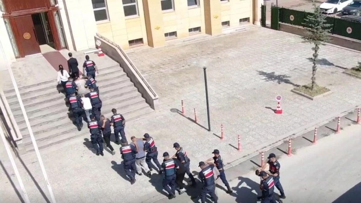 Sivas Merkezli 7 İlde Siber Dolandırıcılık Operasyonu: 7 Gözaltı