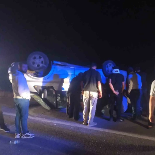 Sivas'ta Minibüs Kazası: 7 Yaralı Hastaneye Kaldırıldı