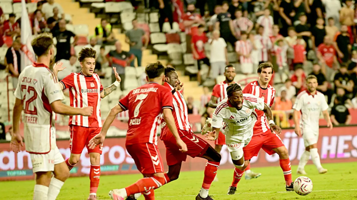 Sivasspor, Antalyaspor Deplasmanında 2-1 Kazandı