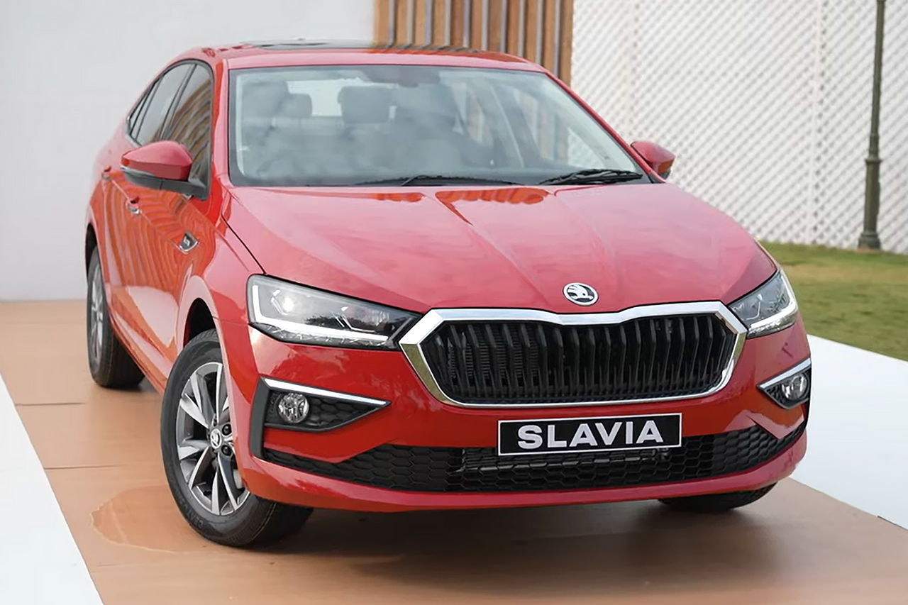 Skoda Slavia 2026'da Yenilendi: Masajlı Koltuklar Segmentte İlk