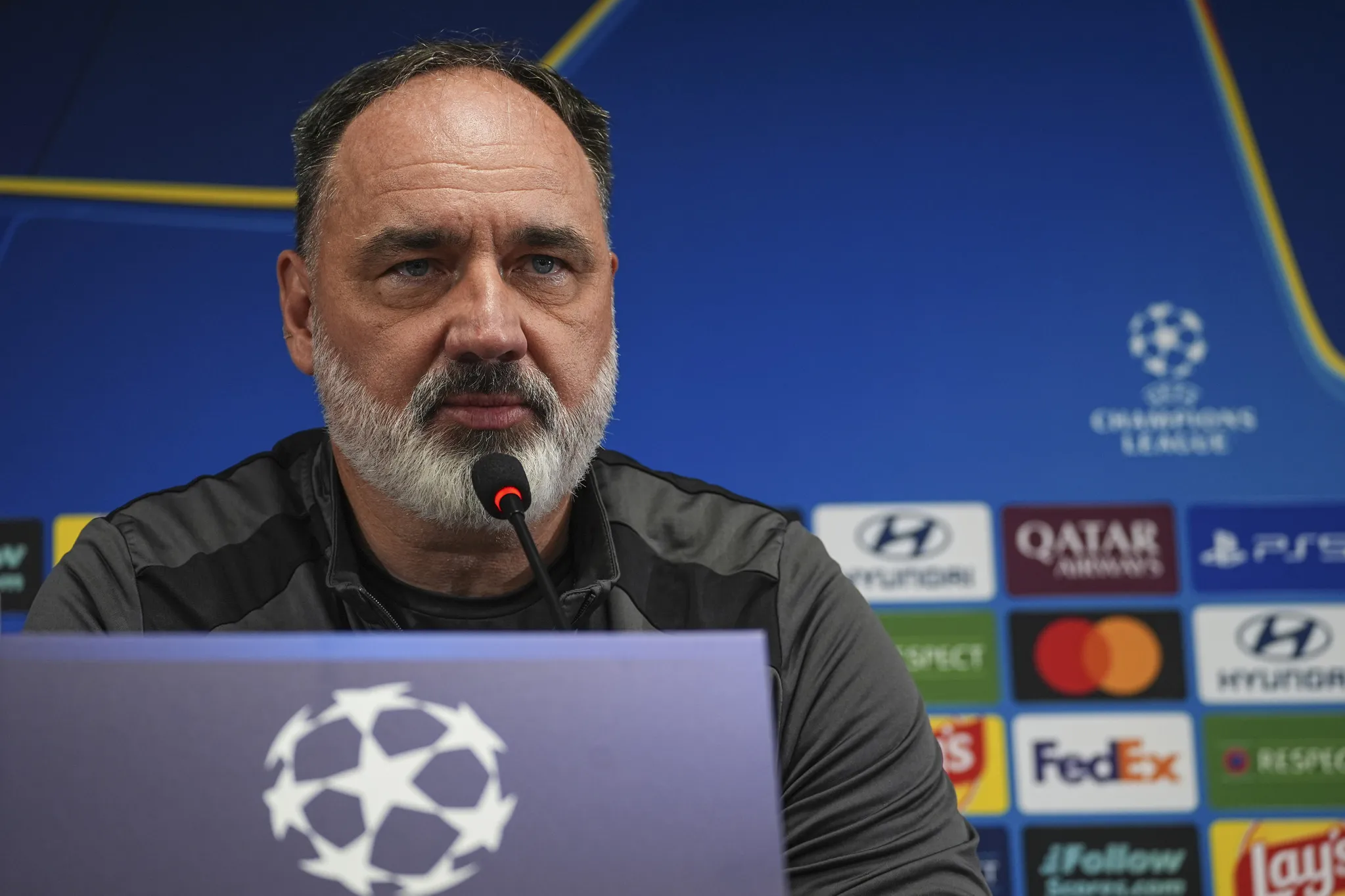 Slavia Prag hocasından Fenerbahçe'nin kadrosuna övgü: 'Şimdi çok daha güçlüler