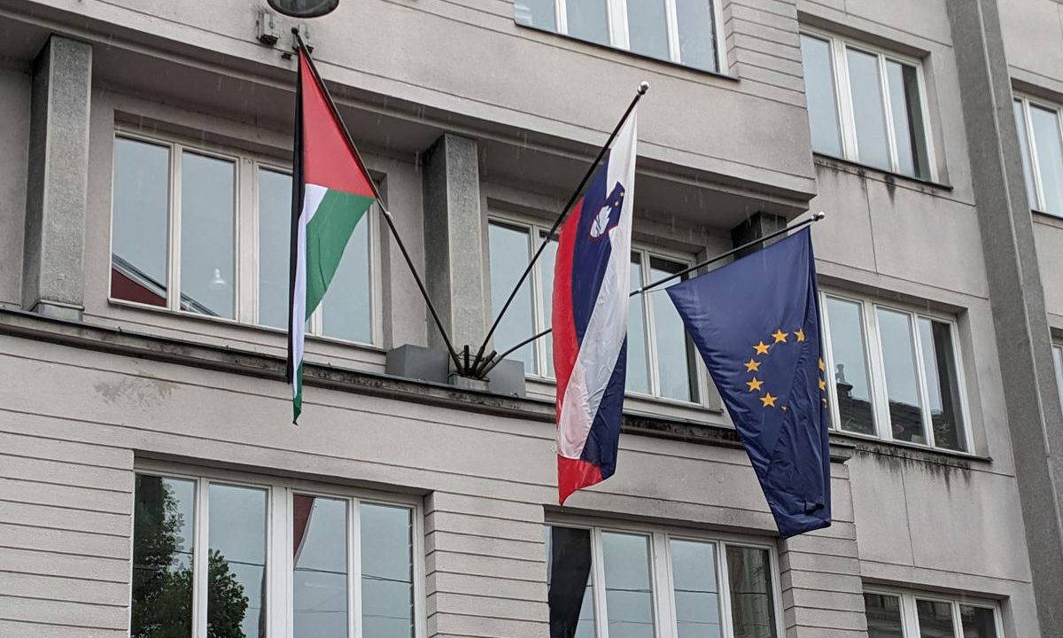 Slovenya'da Filistin Bayrağı İndirildi
