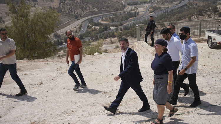 Smotrich: Batı Şeria'da 160 yeni kaçak yerleşim kuruluyor