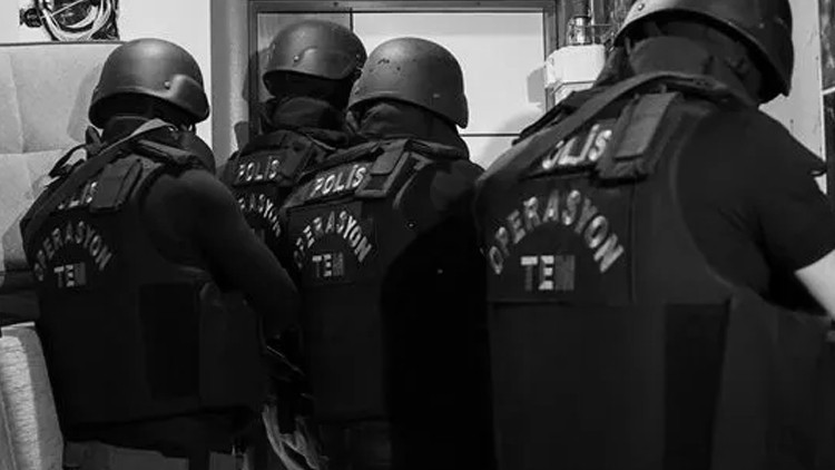 Sokak Hakkı Adı Altında Haraç Toplayan Çeteye Şafak Operasyonu: 18 Gözaltı
