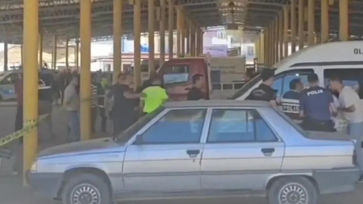 Söke'de park halindeki araca silahlı saldırı: 1 ölü, 1 yaralı
