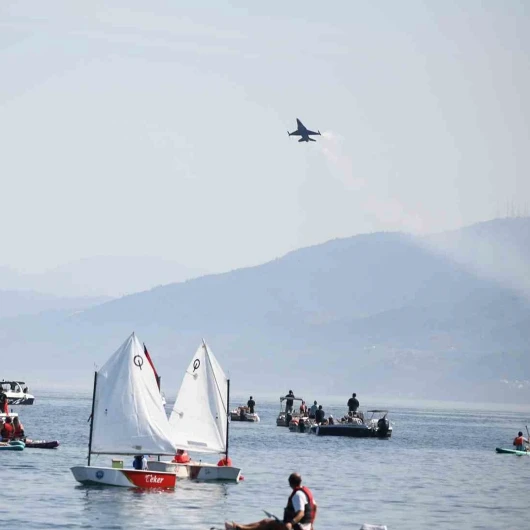 SOLOTÜRK Mudanya’da Gösteri Uçuşuyla Nefes Kesti