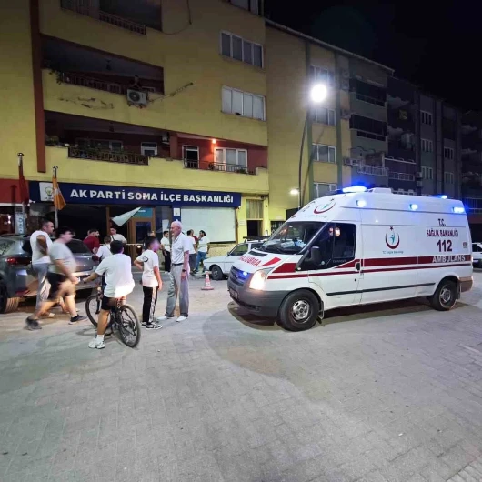 Soma'da Freni Boşalan Araç AK Parti İlçe Binasına Daldı