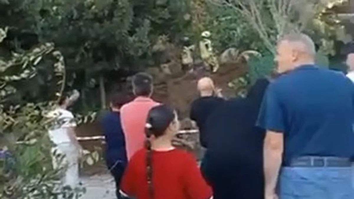 SON DAKİKA | Büyükçekmece'de toprak kayması: Mahsur kalanlar için kurtarma çalışması