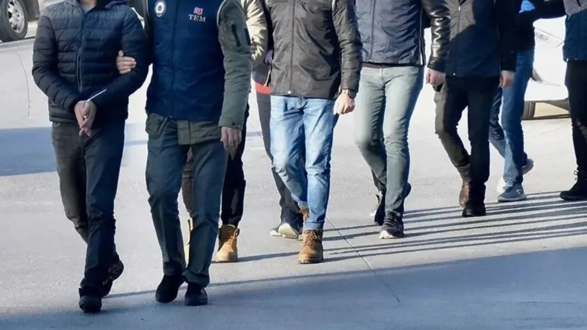 SON DAKİKA: FETÖ'ye 81 ilde eş zamanlı operasyon: 968 gözaltı