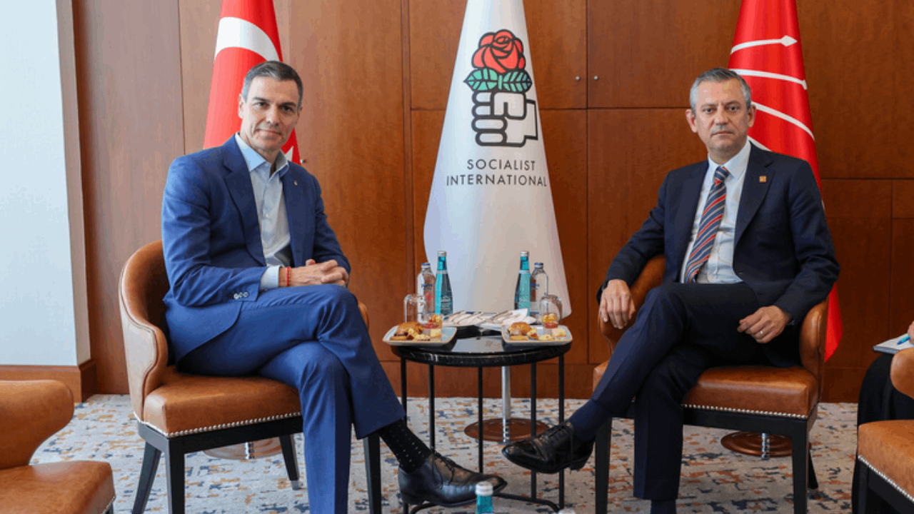 Sosyalist Enternasyonal, CHP'nin Üyeliğini Dondurdu, YENİ Parti'yi Kabul Etti