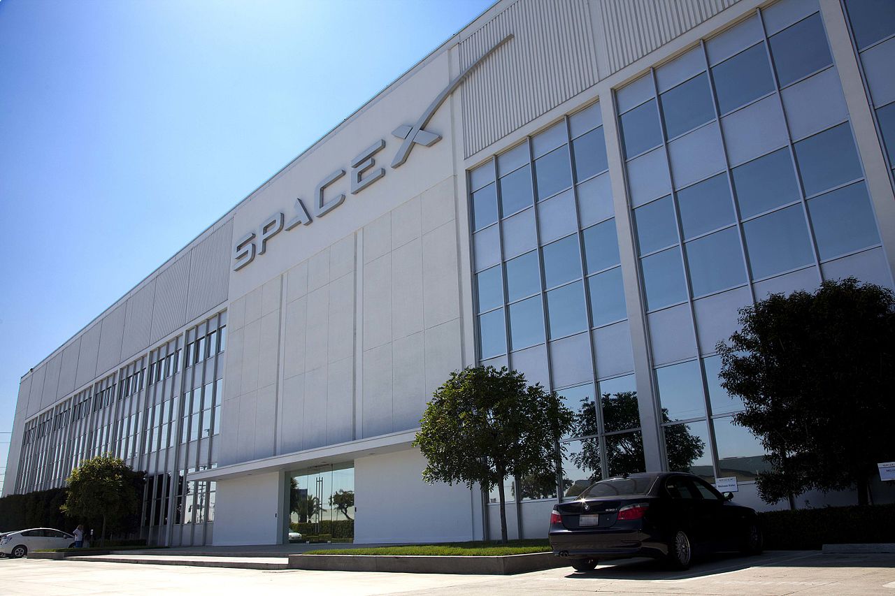 SpaceX, dev halka arzda 75 milyar dolar topladı