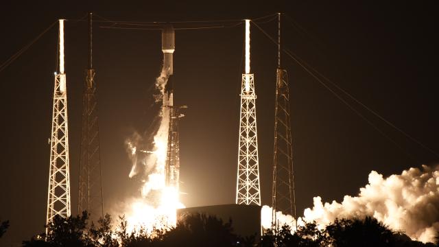 SpaceX'in Tarihi Uçuşu: İlk Siyahi Kadın Komutan ve ABD Hız Rekoru
