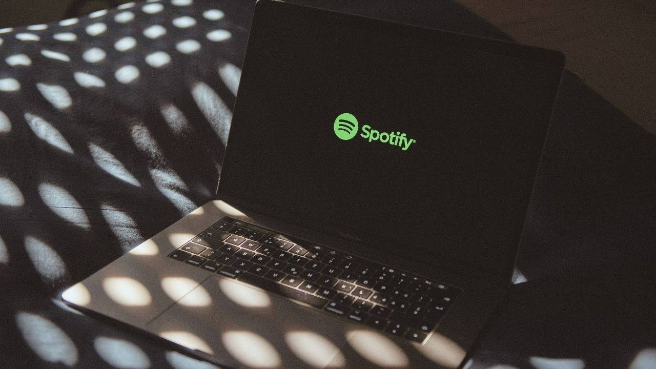 Spotify, Yapay Zeka Sanatçılarına 'AI Persona' Rozeti Getiriyor