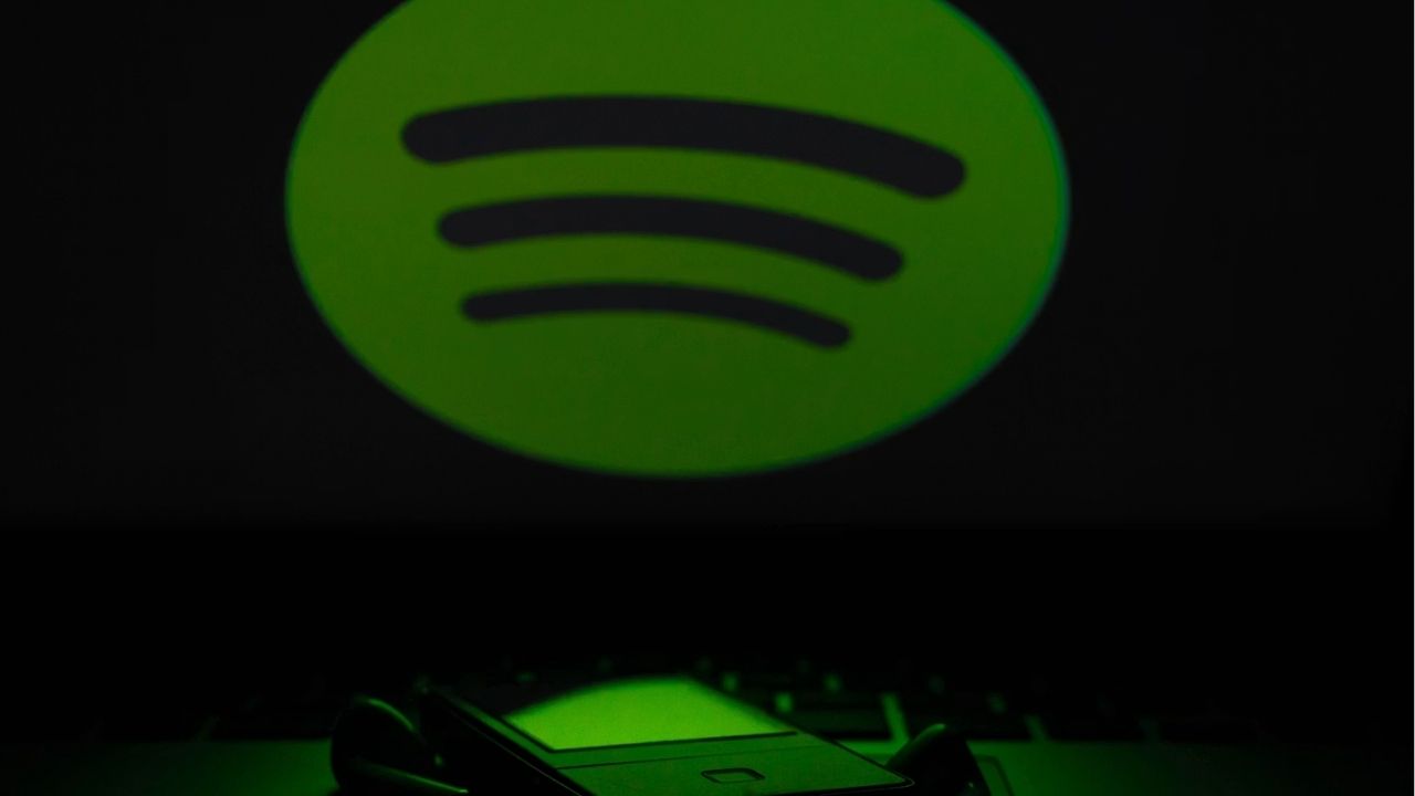 Spotify’ın Yeni Logosu Tepki Çekti: Disko Topu Mu Ekran Koruyucu Mu