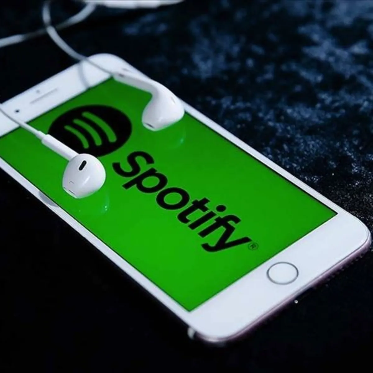 Spotify'dan müzik şirketlerine LGBT mesajı: 'Küresel kutlamaya dönüştürün