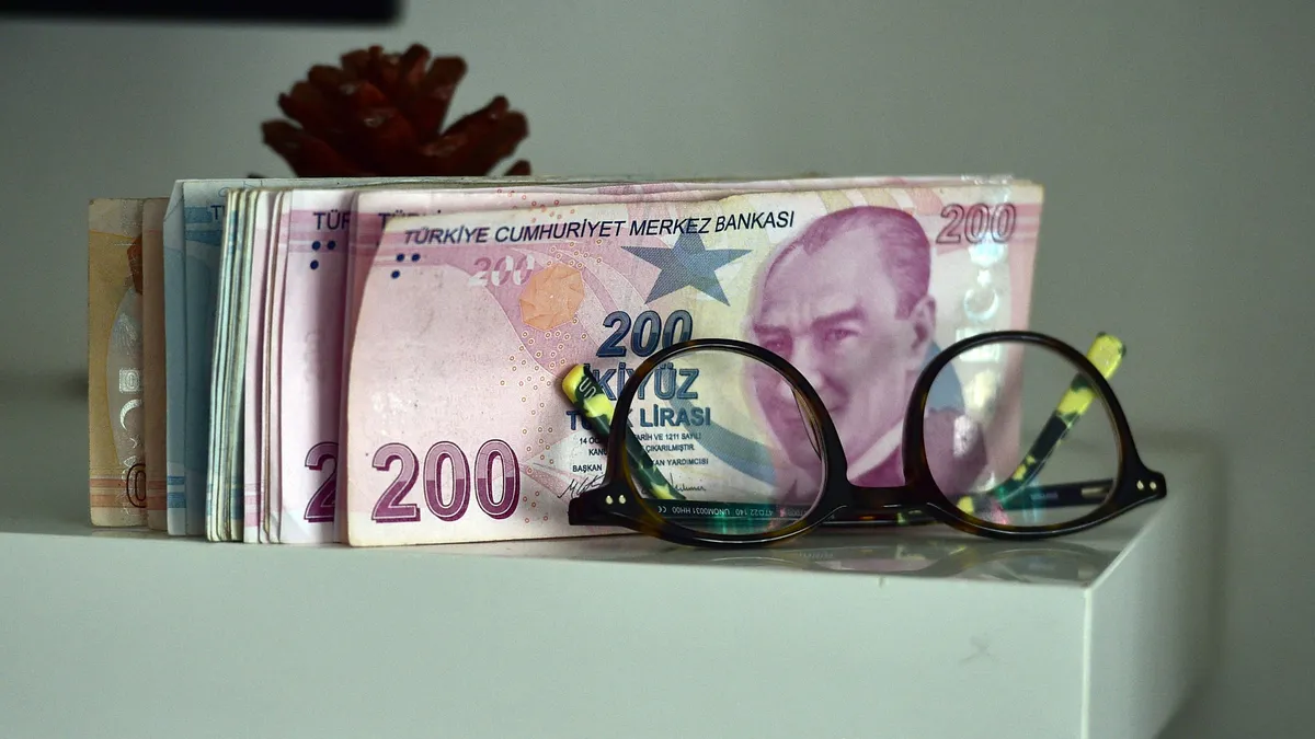 SSK ve Bağ-Kur emeklilerine zam farkı: 3.552 TL'ye varan taban aylık ödemesi başlıyor