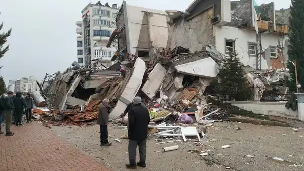 65 kişiye mezar olmuştu: Sueda Kent Sitesi davasında 'depremin büyüklüğü' tartışması