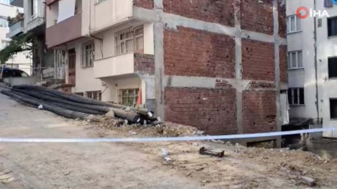 Sultangazi'de Temel Kazısı Bitişik Binada Hasar Yol Açtı: Tahliye Edildi