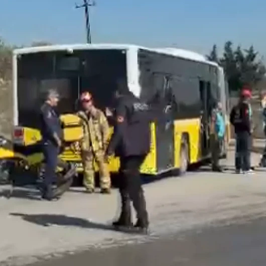 Sultangazi'de İETT otobüsü duvara çarptı: 4 yaralı