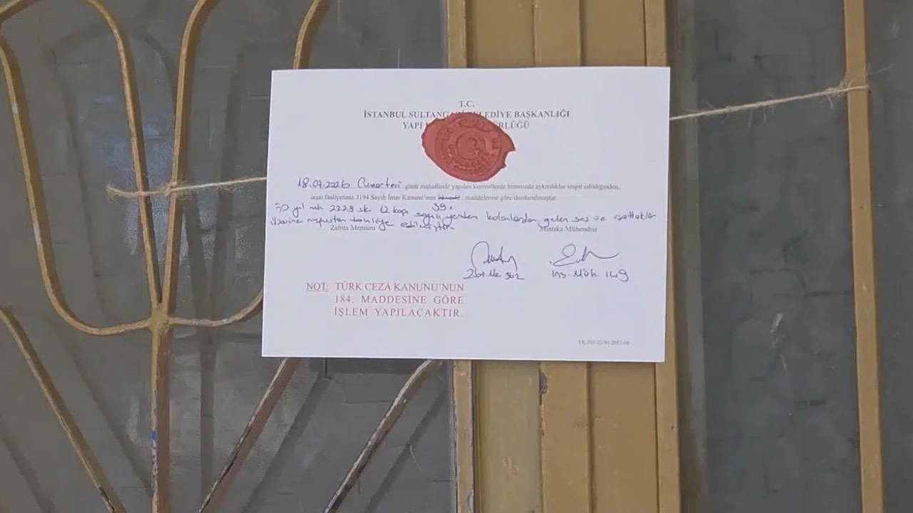 Sultangazi'de çökme tehlikesi: 3 katlı bina boşaltıldı